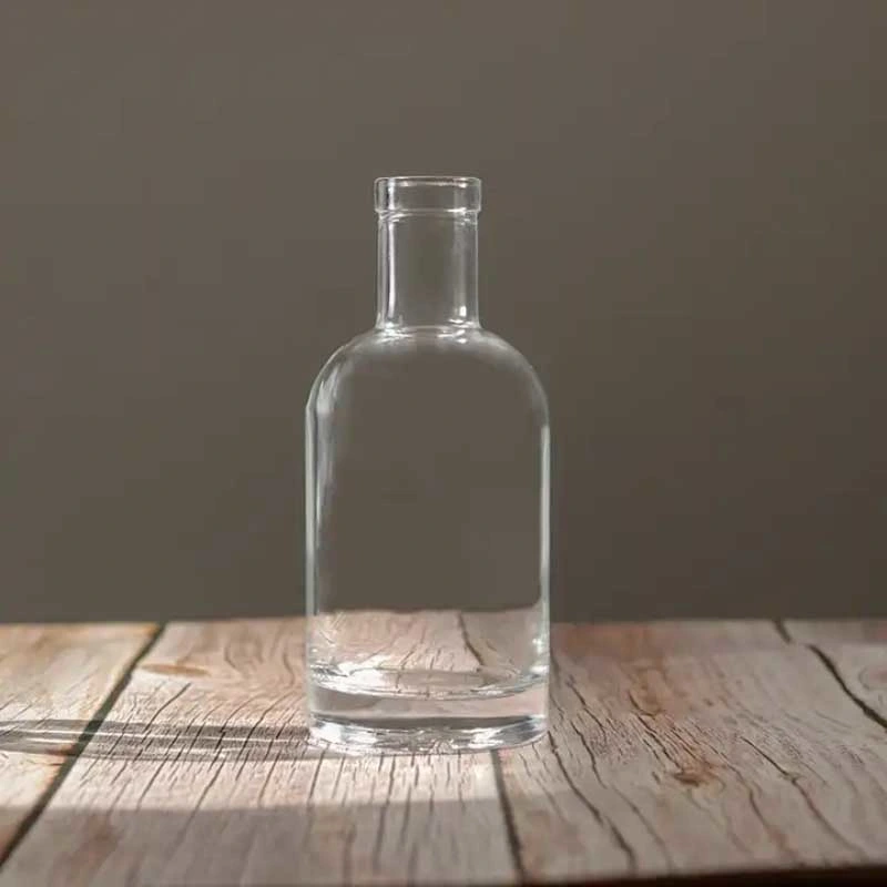 Empty Clear Glass Liquor Spirits Wine Bottles 50cl 70cl Gin Rum Whiskey Glass Alcohol Drinking Beverage Bottles Gin and Tonic Bottle with Cork