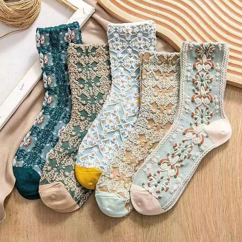 3D Emboss Design Fashion Classic High quality/High cost performance Beautiful Soft Women Custom Knitting Breathable Beautiful Girl Crew Sock