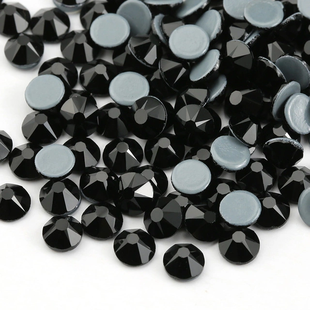 16 Cuts High-Quality K9 Crystal Glass Flat Back Hot Fix Rhinestones for Shoe or Garment Decorations