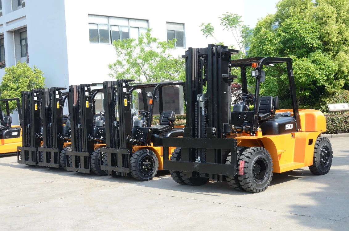 سعر تنافسي (D) 25CPC سعر فوركليف فخذ التكلفة الأداء Forkliftقابلة للتخصيص وموجهة للتصدير قطع غيار رافعة شوكية Enginecpcd30 رافعة شوكية