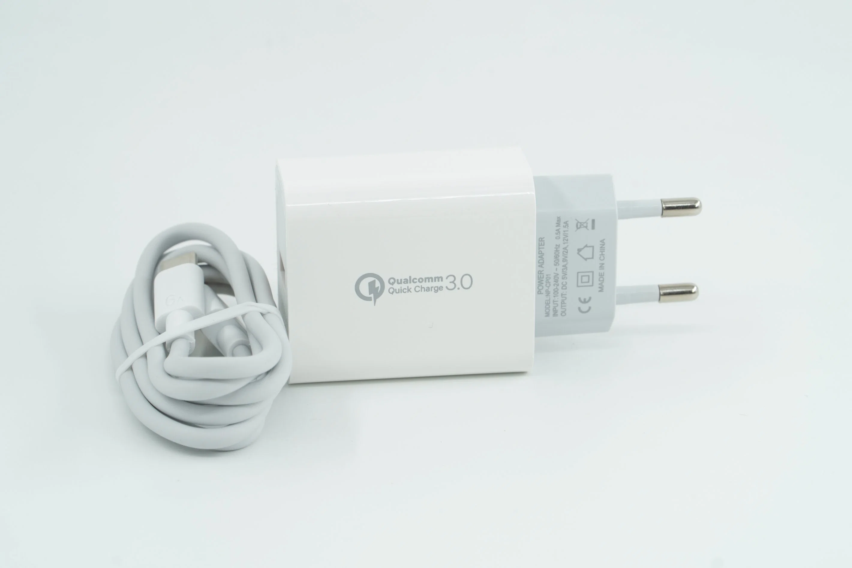 Les câbles de vente chaude PARA 18W cellulaire Pd QC3.0 Recharge rapide port USB de voyage C Chargeur de téléphone mobile pour les téléphones