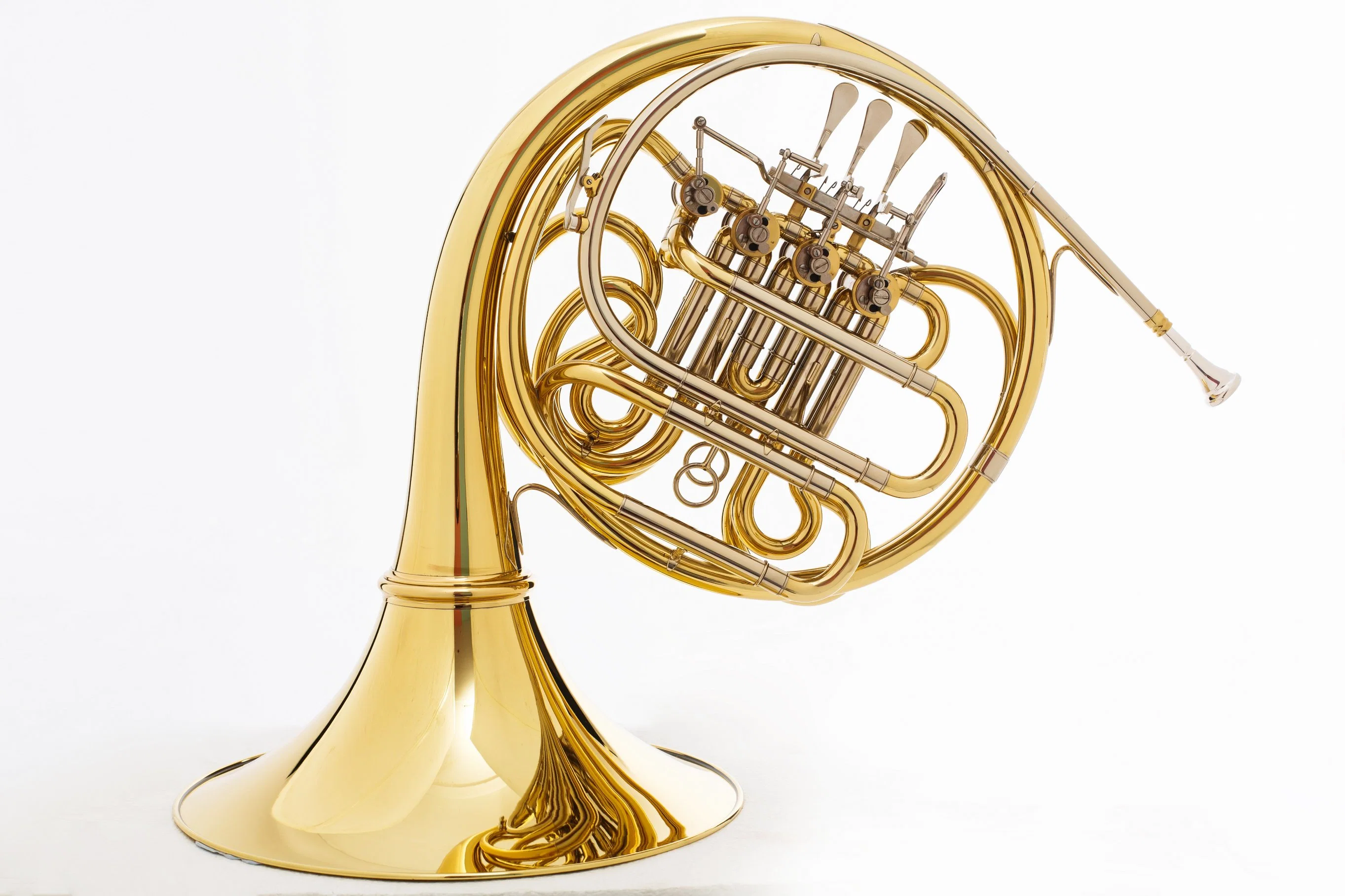 Un double FRENCH HORN Corps en laiton doré comme YAMAHA