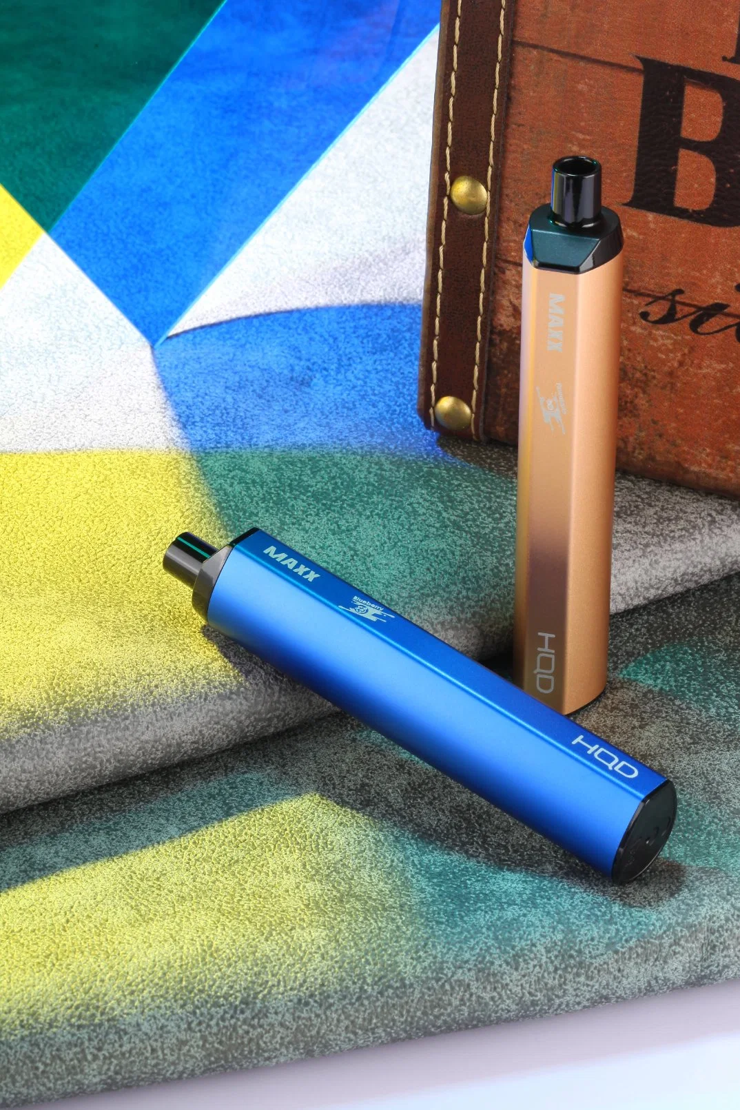 China Hqd Wholesale/Supplier 2500puffs Disposable/Chargeable Vape Pen Hookah Shisha Pen 5% Nicotine Customized Factory Price