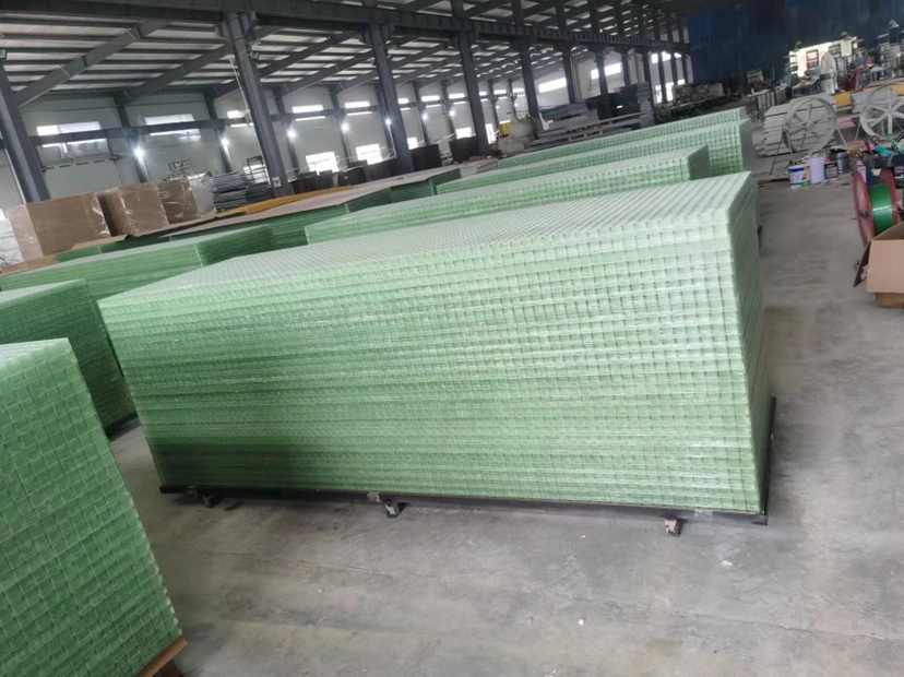 وزن خفيف 50X50X50 مم وتبشر الجدران FRP/Biberglass/GrP عالي القوة