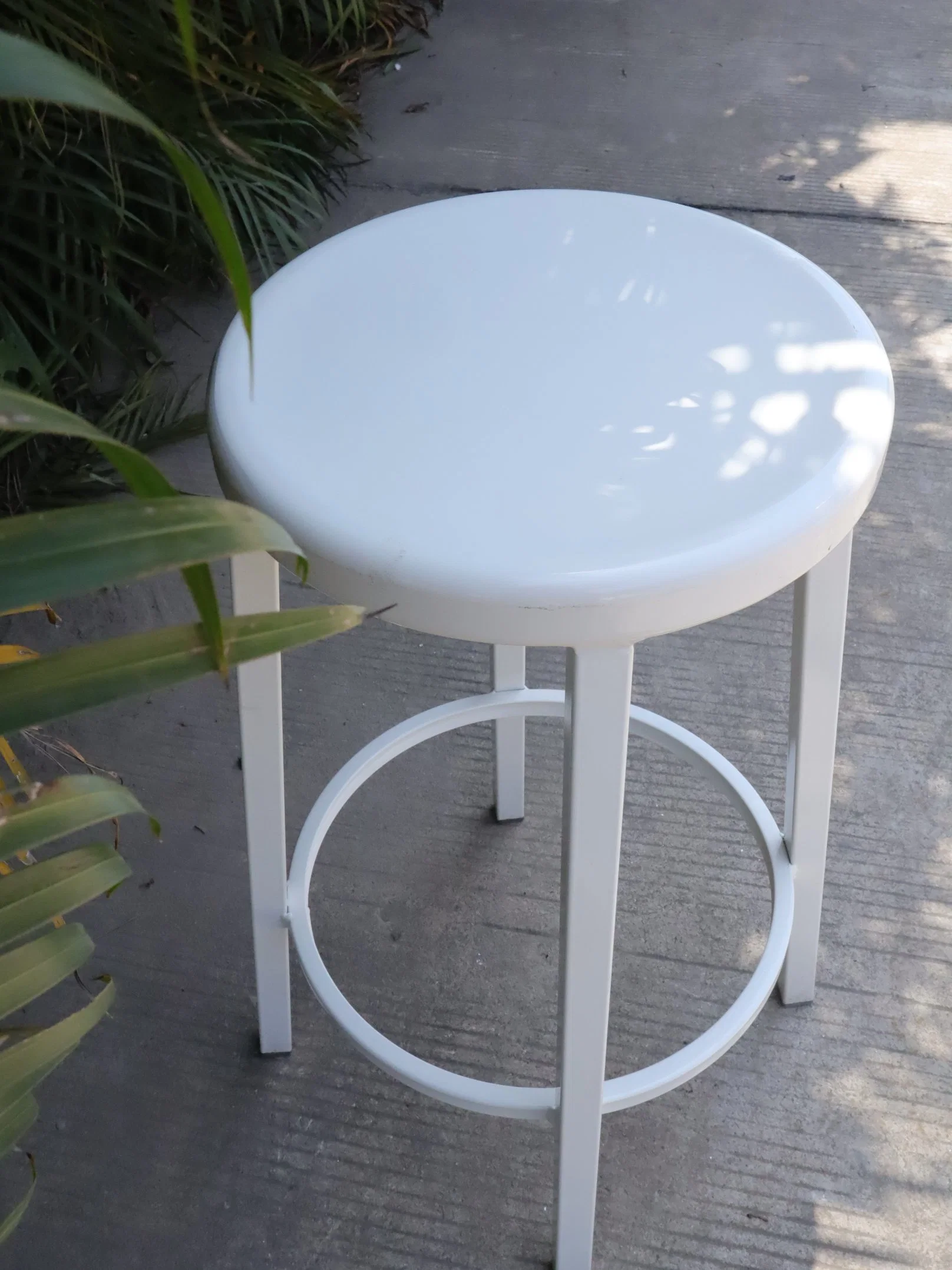 En gros revêtement blanc tabouret rond Meubles en rotin jardin salle à manger extérieure Chaise