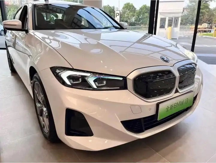 Novo modelo 2023 utilizado BMW I3 eDrive 35 L 526 km Carro elétrico