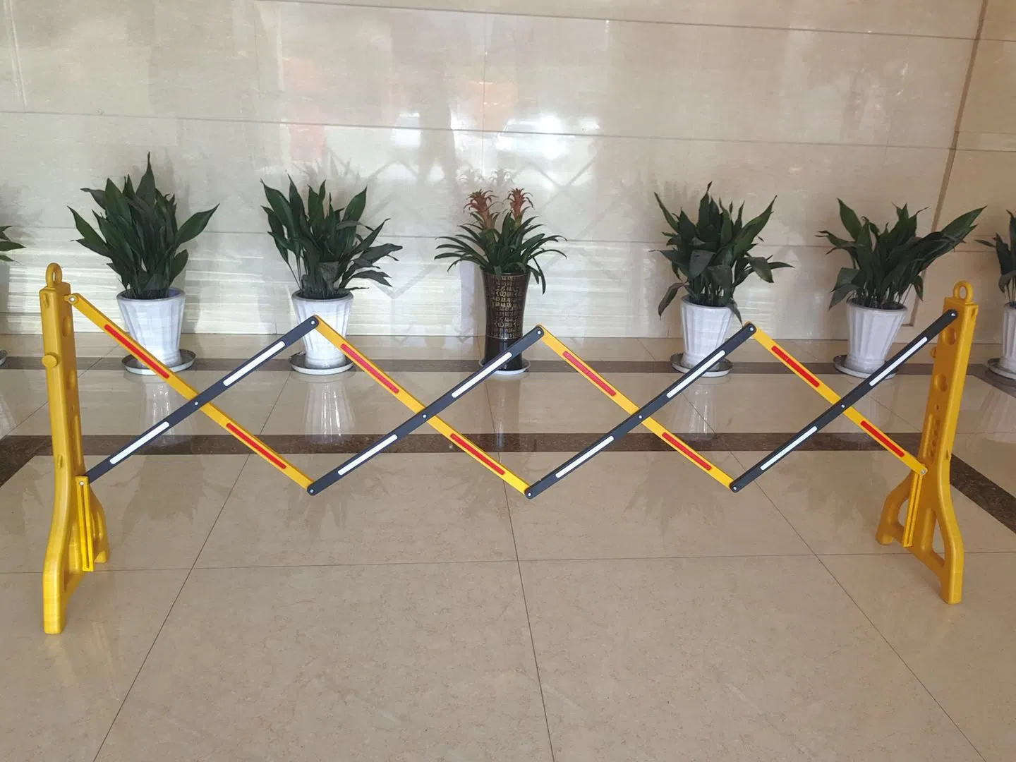 Plastic Road Safety Retractable Fence, Barricade Fence Barrier