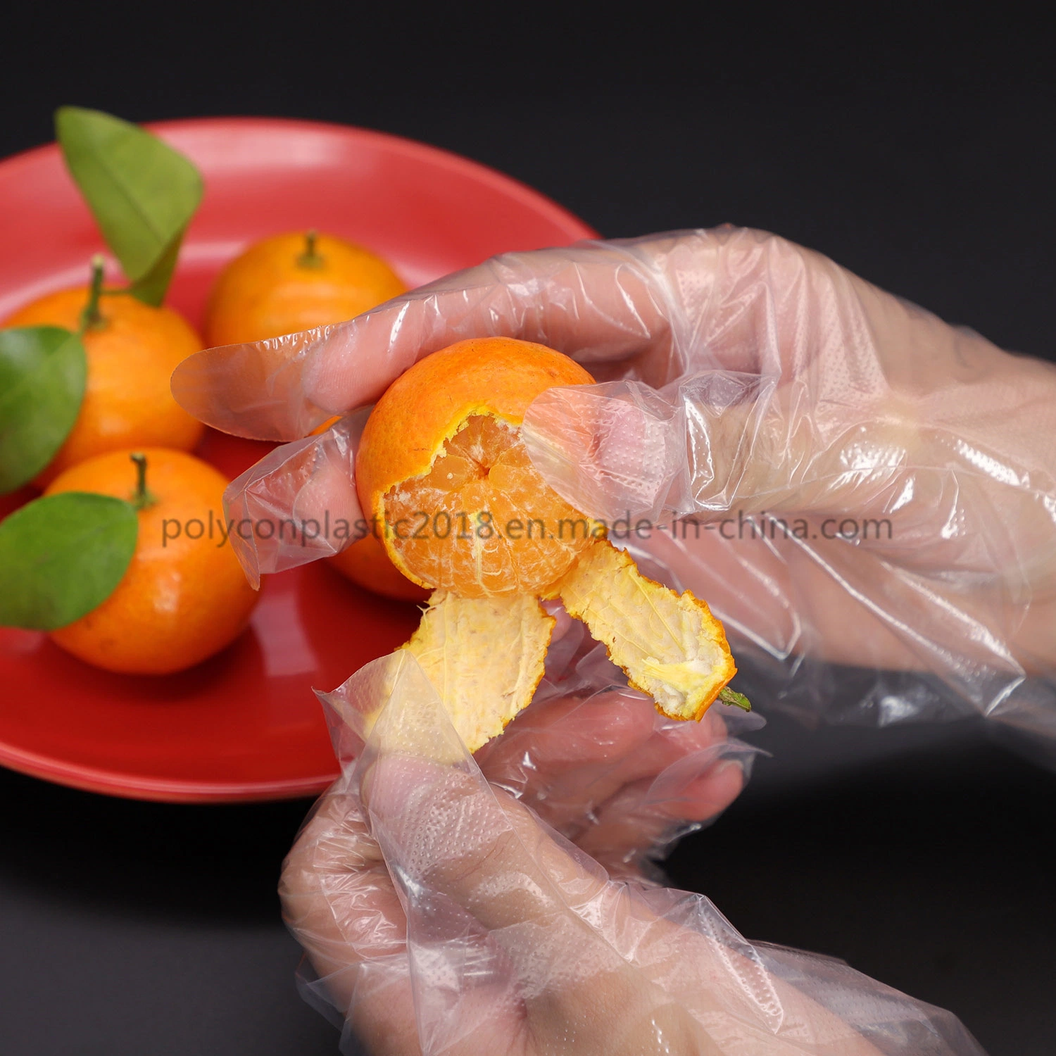 Guantes desechables de PE transparente para la cocina de calidad alimentaria mediante