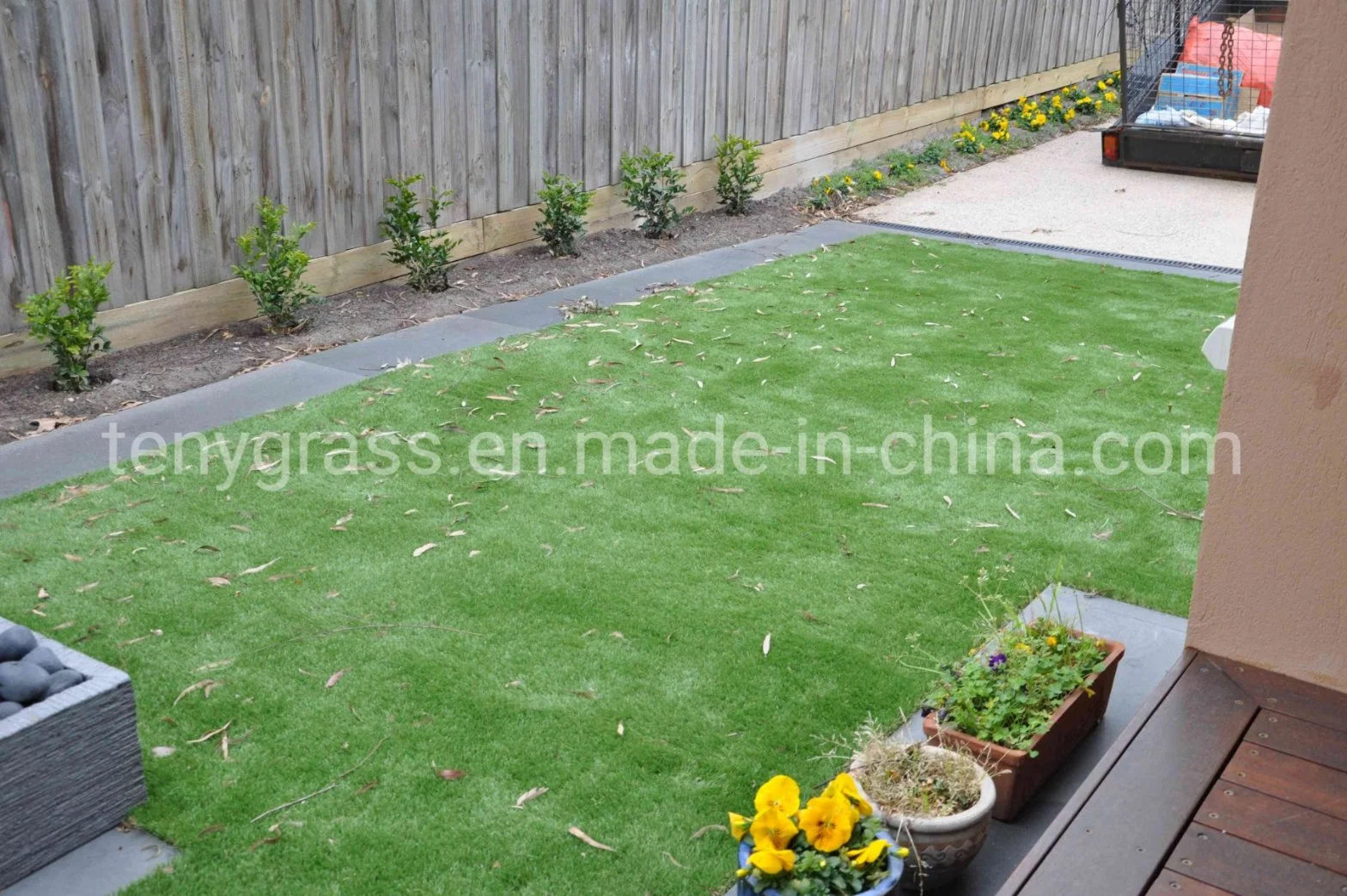 2022 Venta en caliente 30mm 35mm 40mm hierba artificial césped artificial Césped sintético para el hogar y el jardín