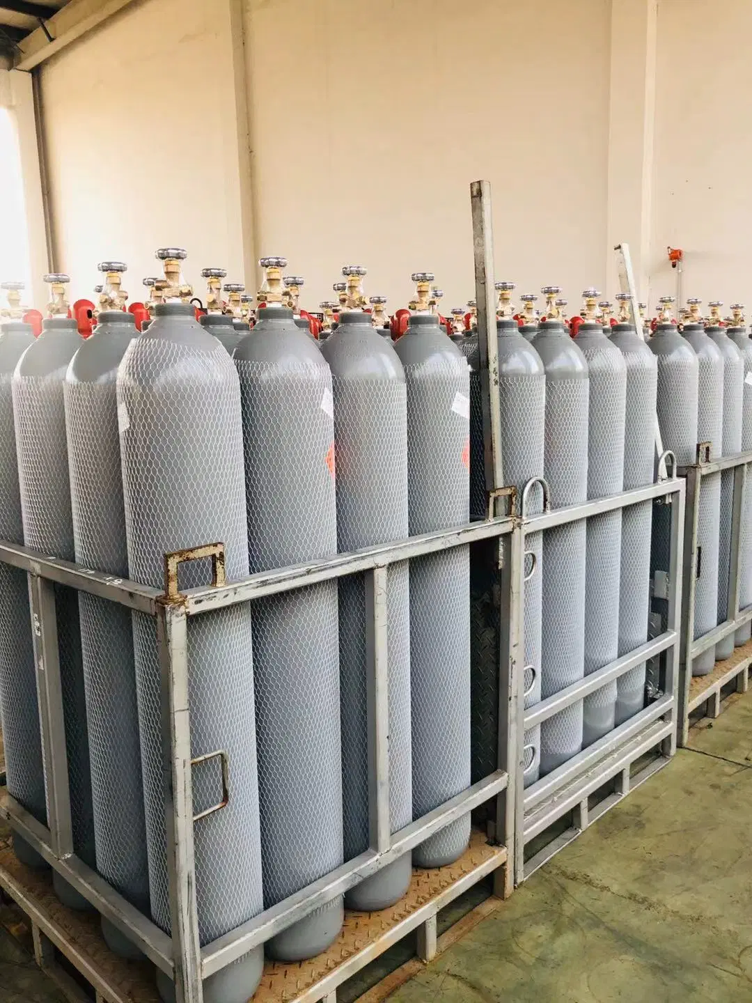 Поставки газа на завод в Китае высококачественный двухцилиндровый газовый ацетилен C2h2