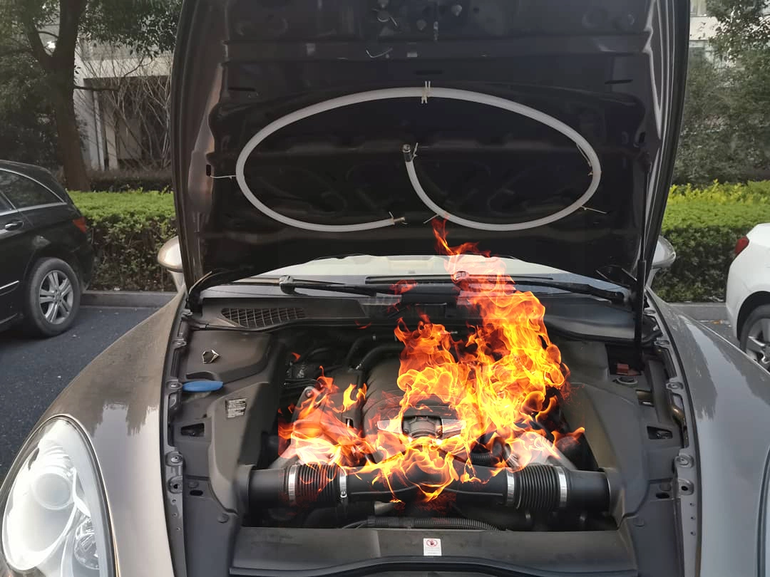 Sistema de supresión de incendios de tipo tubo para el motor del coche