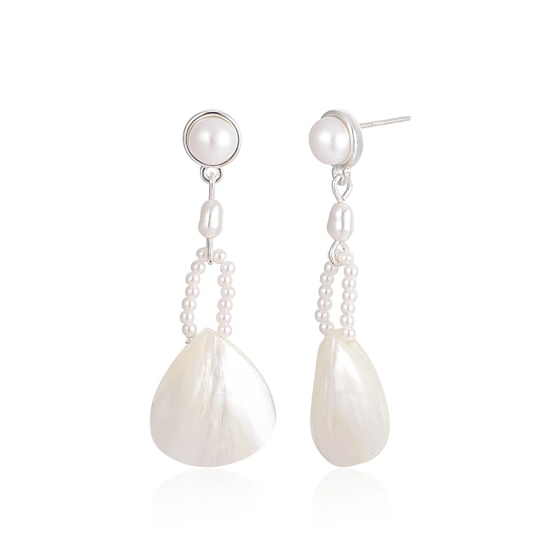 Fashionable and Elegant Freshwater Pearl White Shell Earrings Jewelry