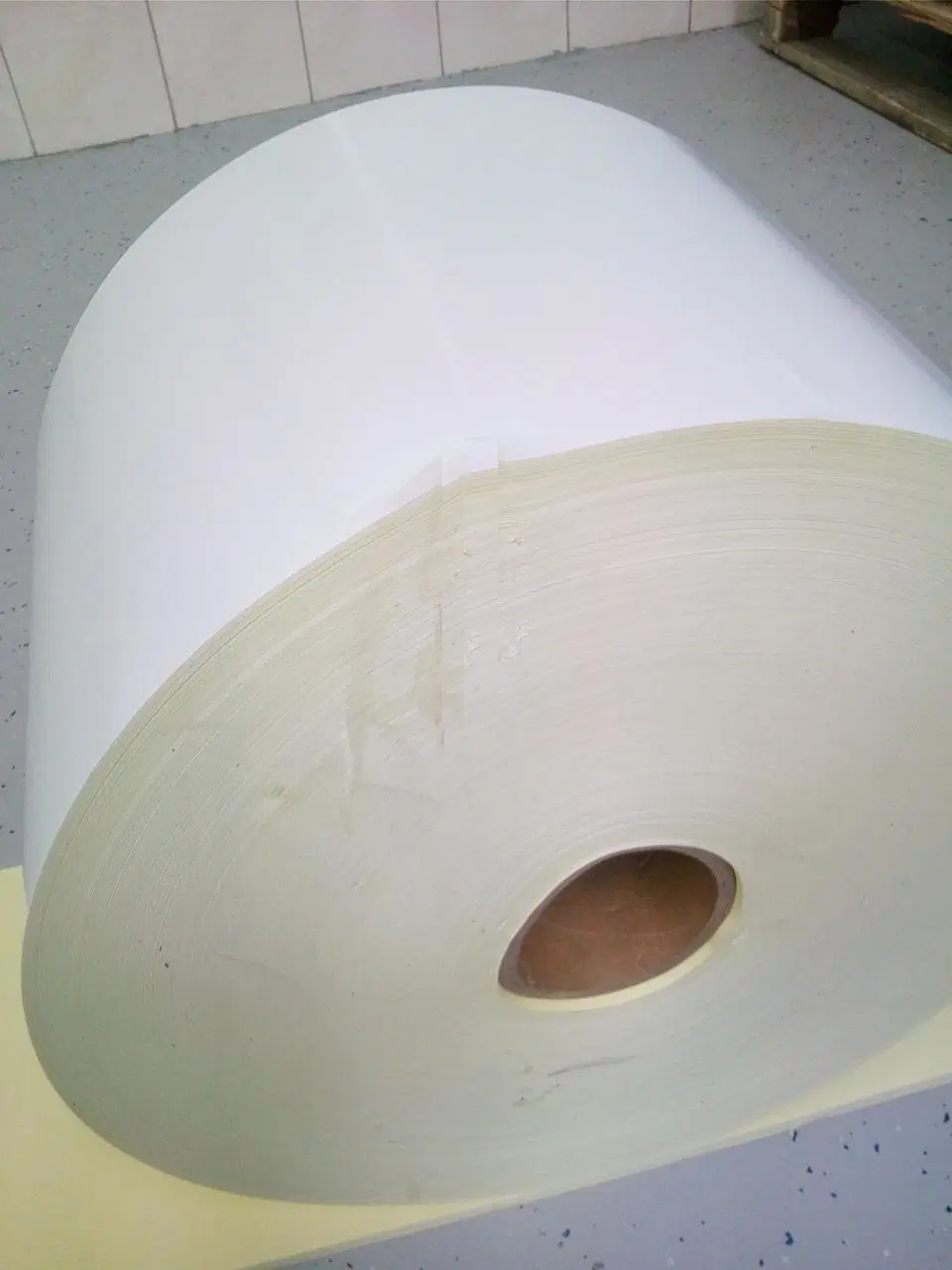 Self Adhesive Semi Gloss Paper for Label Sticker Printing