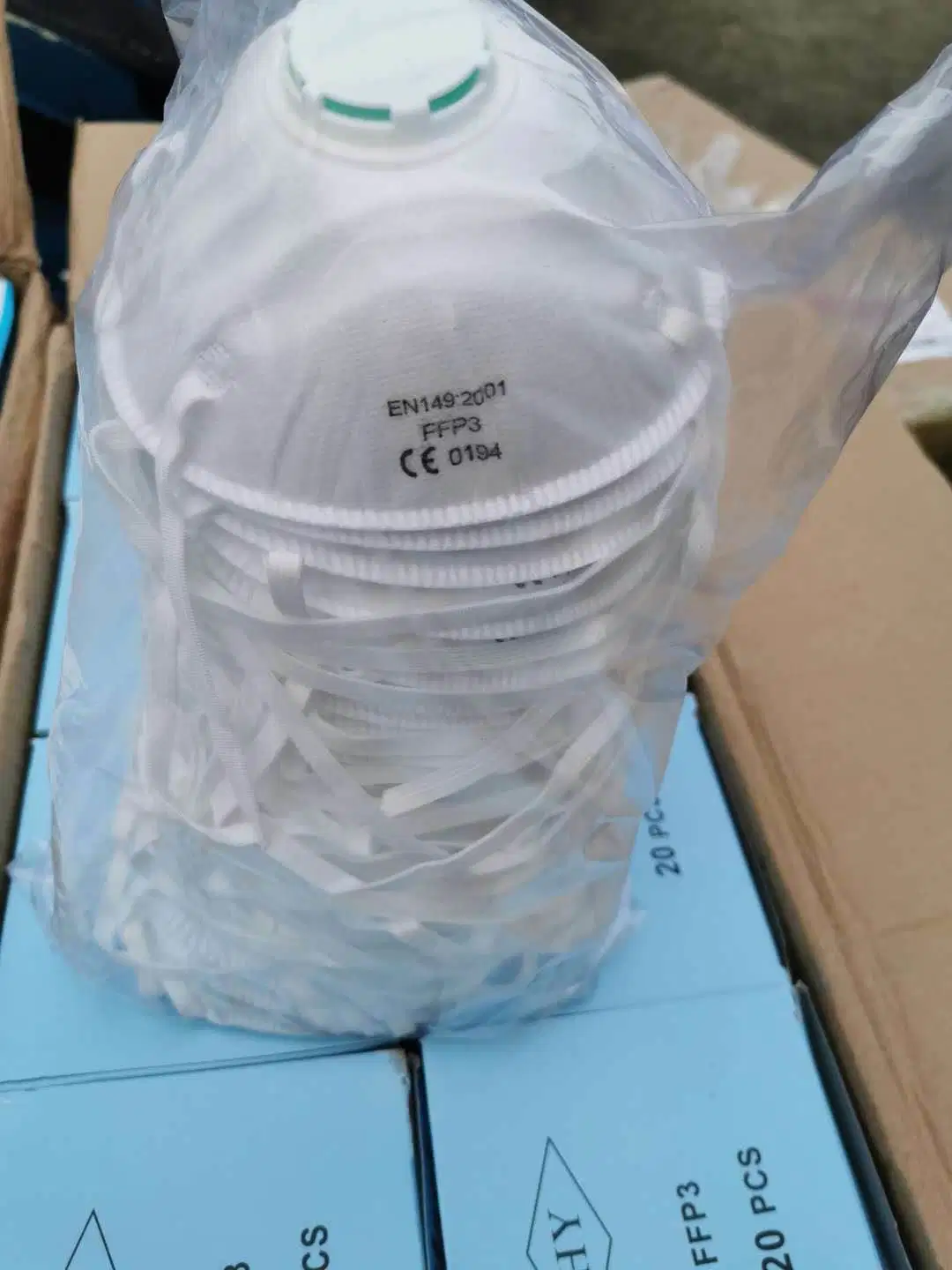 KN95/FFP2 N99/FFP3 P2 4ply 4 Layer KN95 Pm2.5 3D Folding Respiratory Facemask Face Mask in Stock Without Valve