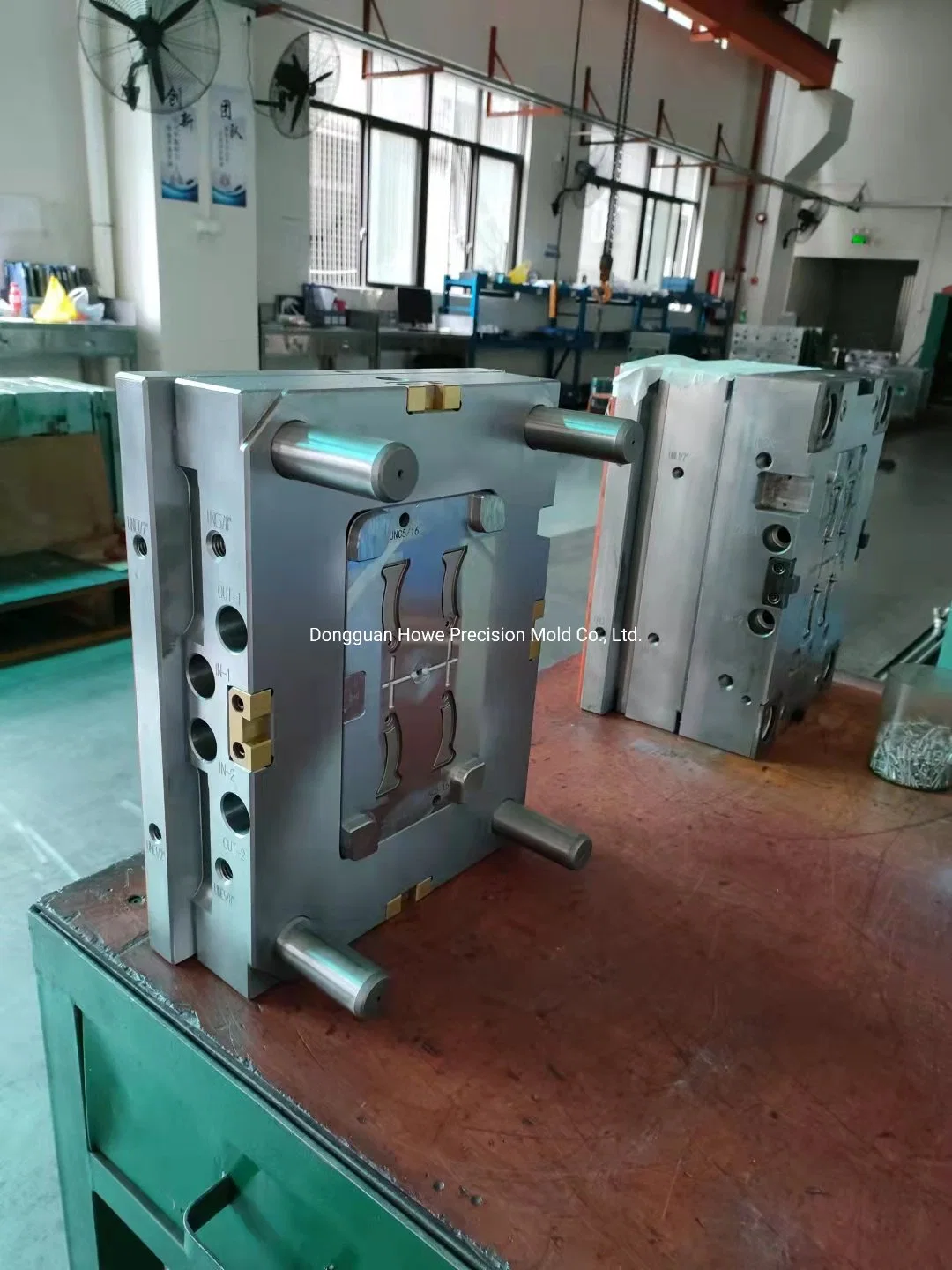 Injection Molding Building Multi Cavity Plastic Component Mold