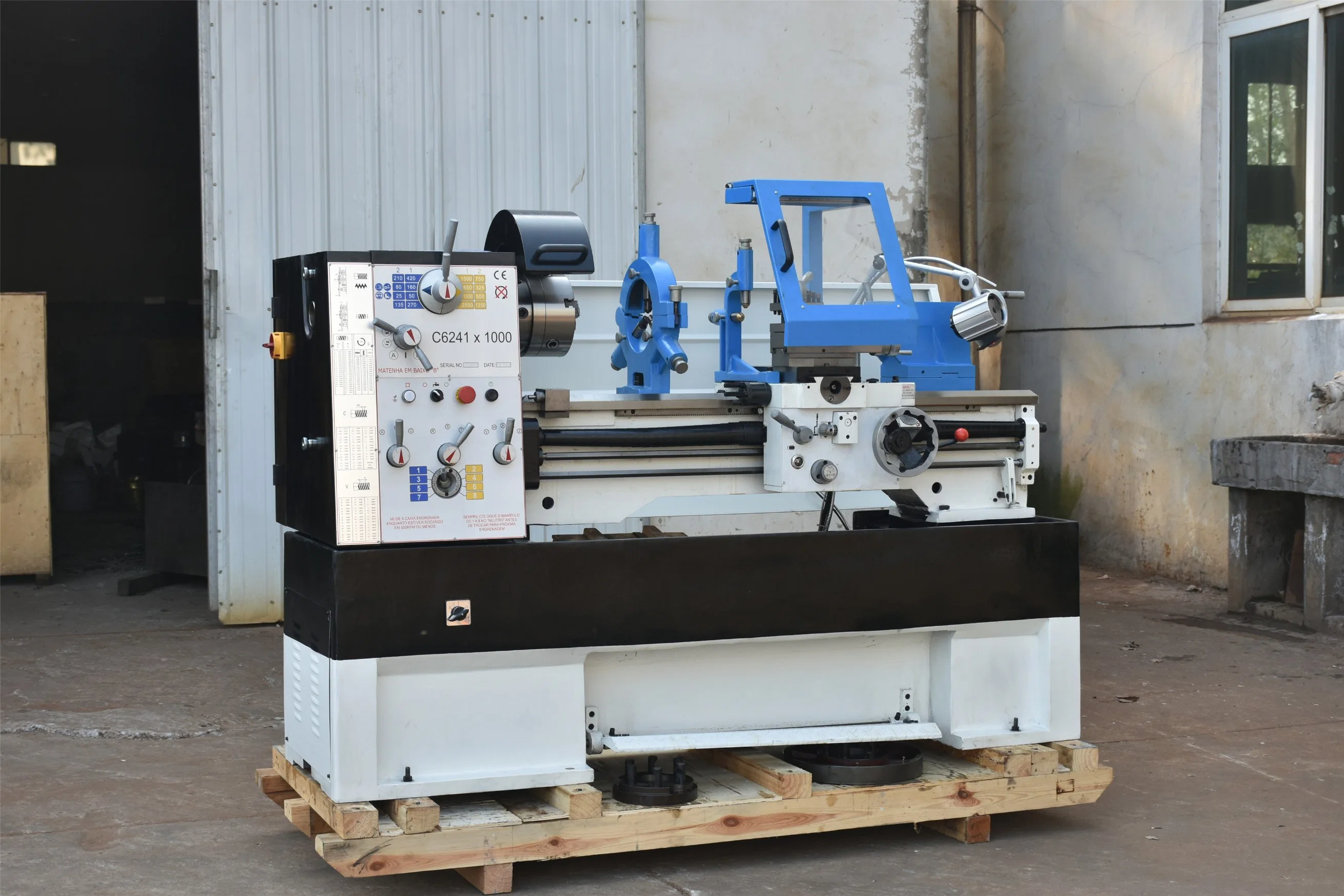 Cm6241*1000mm High Speed Turning Machine for Metal Cutting with Ce