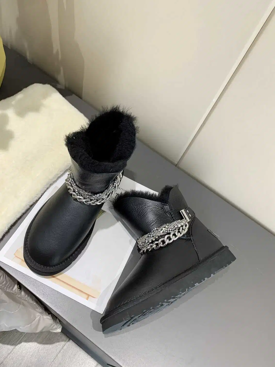 Black Leather Snow Boots Women&prime; S Shoes Chain Lady Shoes