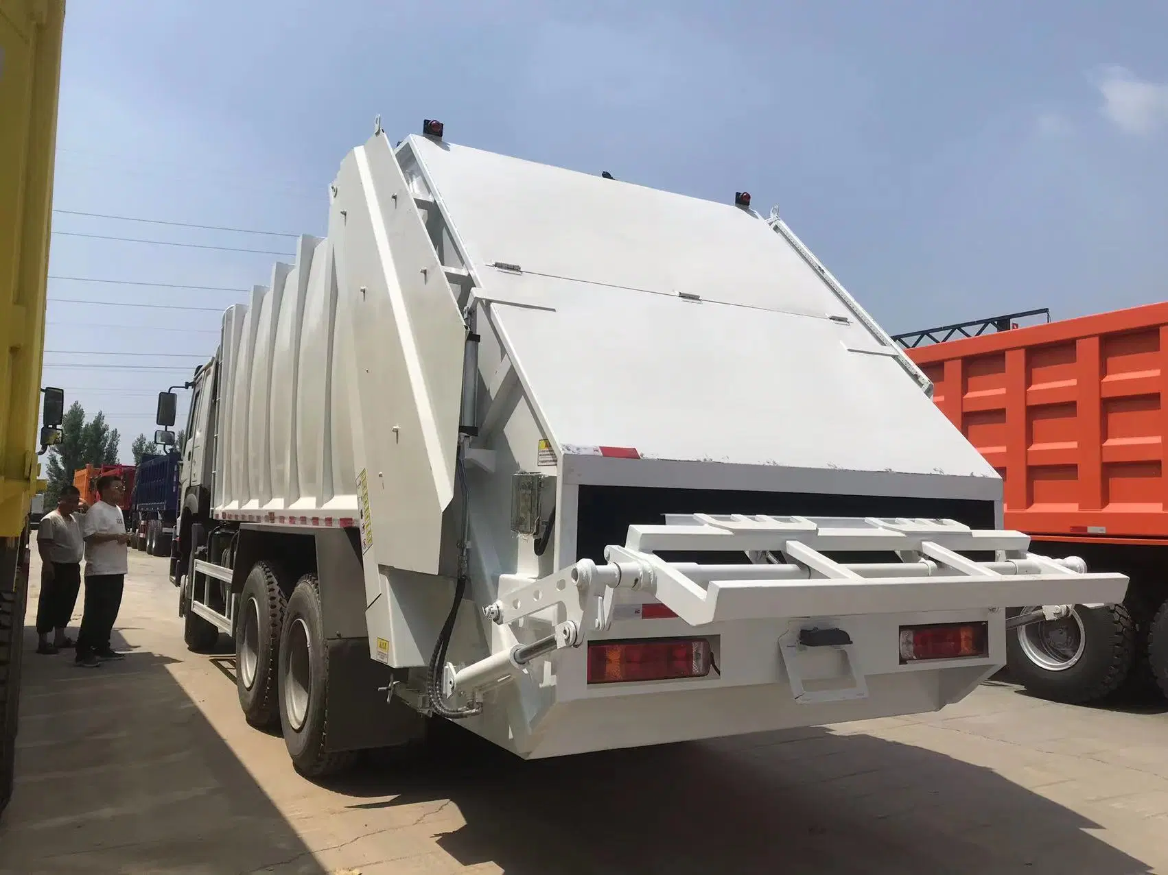 Waste Disposal Truck Rear Loader HOWO Compactor Garbage Truck