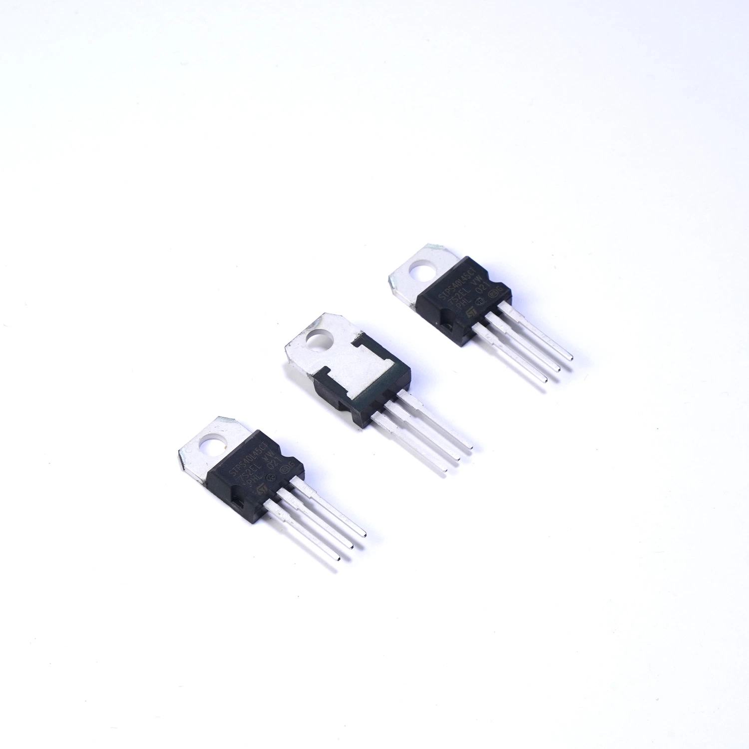 Ep3c120f780c8n Original Ads1292irsmr IC Integrated Circuit Lm536013qdsxtq1