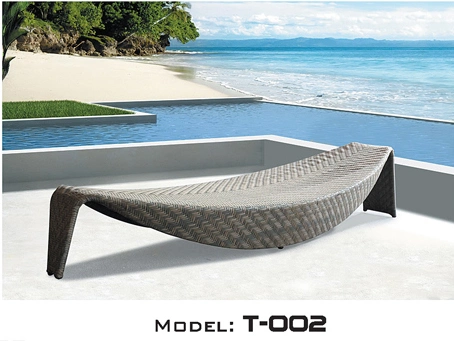 Outdoor Furniture Poolside Wicker Sun Bed PE Rattan Day Bed