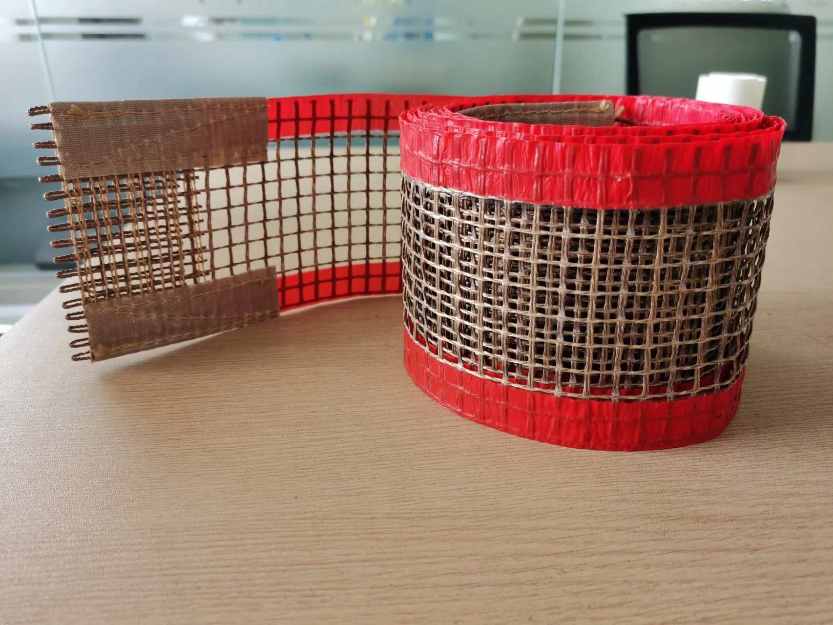 Heat Resistant PTFE Coated Fiberglass Mesh Conveyor Belt for Industrial