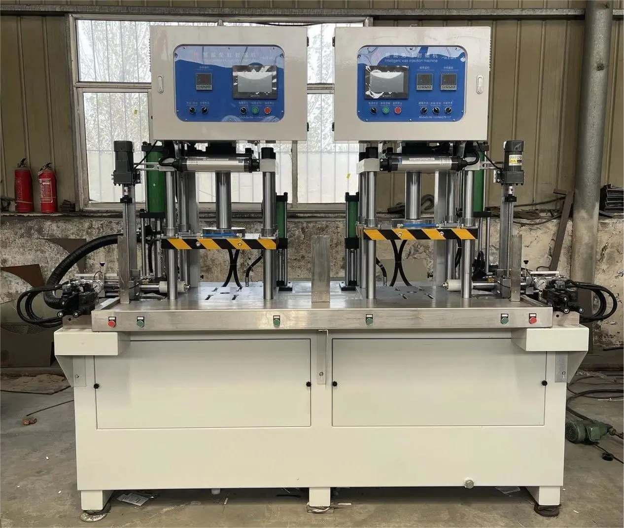 Double Column Free Cylinder Wax Injection Machine (YN-SMZ-10LB-Y)