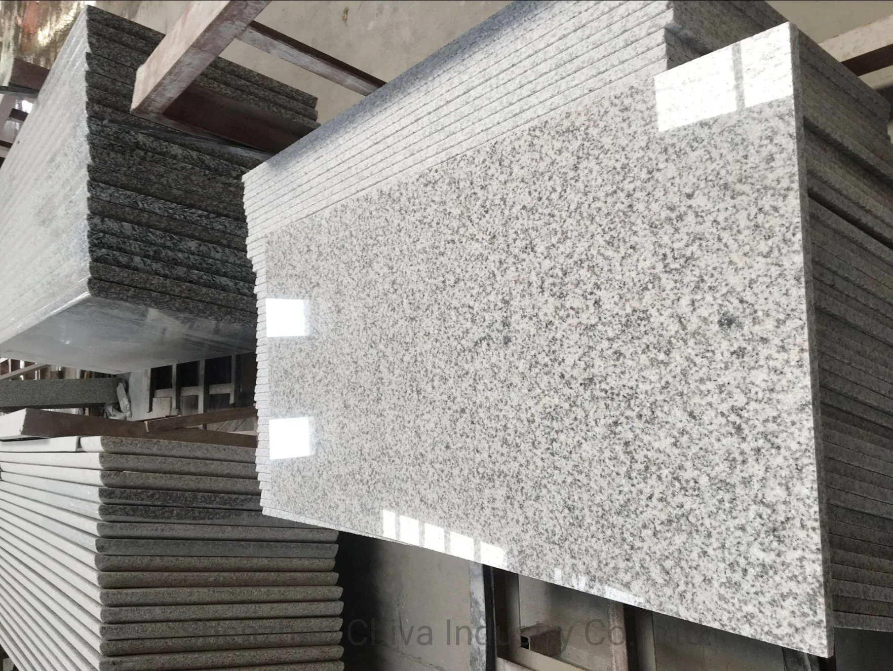 Cheap White/Gray Granite Cladding Stone Exterior Wall Facade Tiles Panels