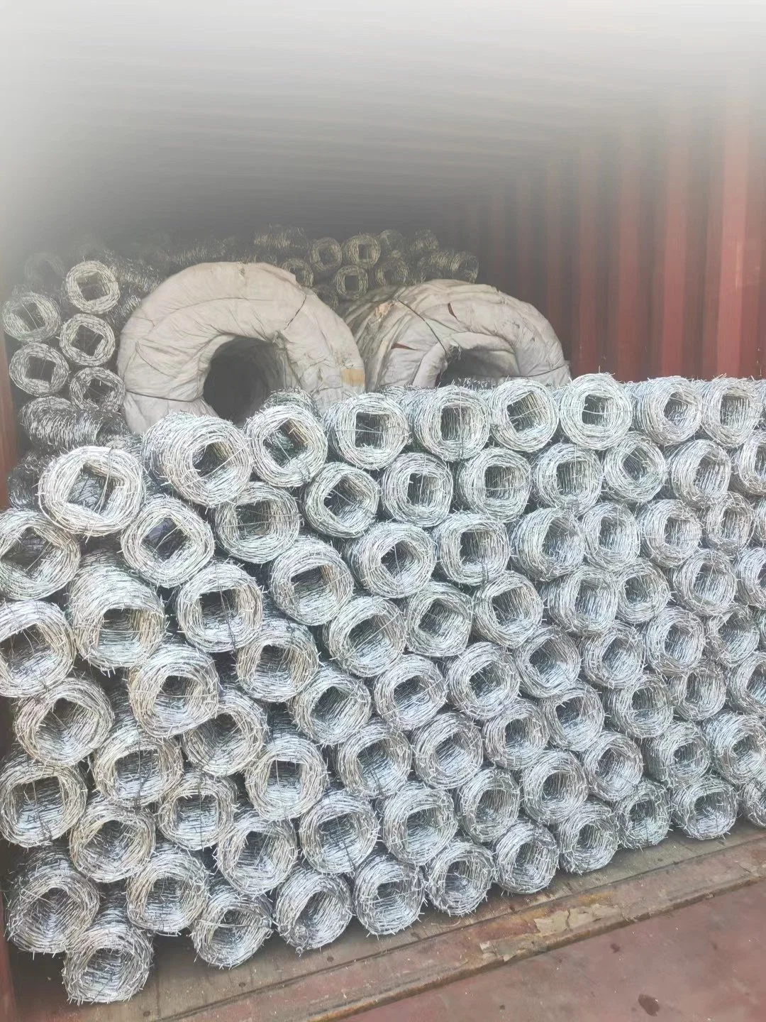 Factory Direct Sales Prison Barbed Wire Fencing Hot Dipped Galvanized Barbed Wire