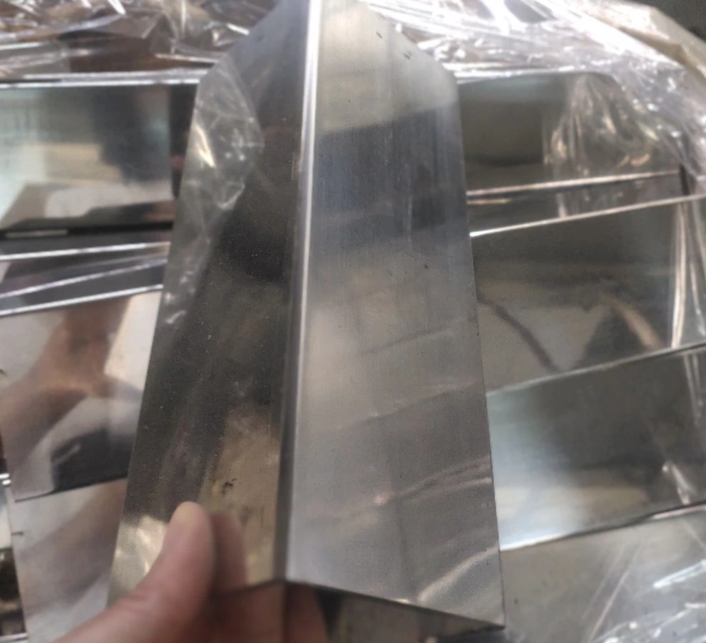 ورقة خدمات المصنع الأصلي للمعدة (OEM Fabrication Services Sheet Metal Automotive Metal Case Fabricication Sheet المعادن
