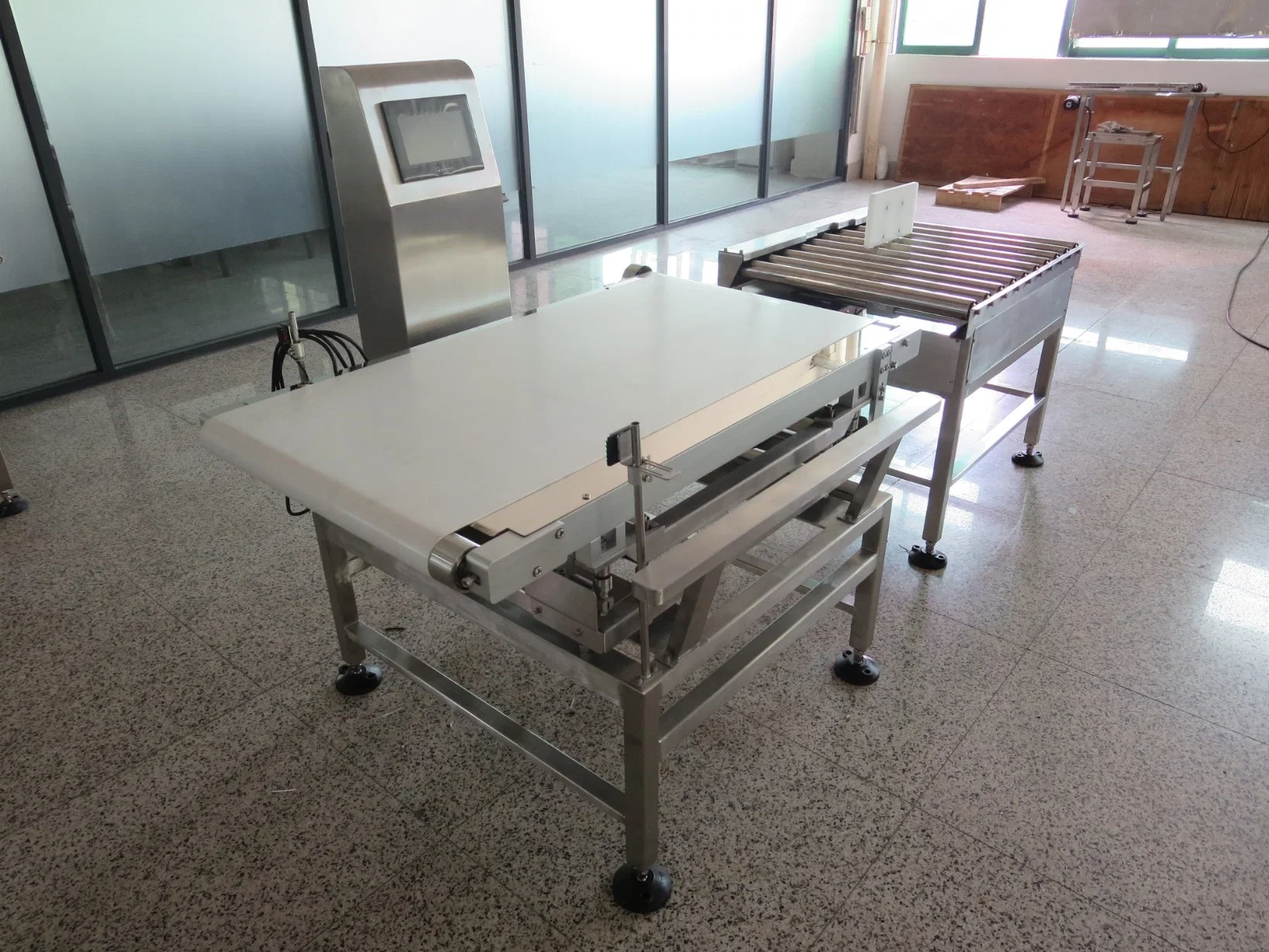 Escalas de transportador de pesaje de funcionamiento automático y el equipo Checkweigher