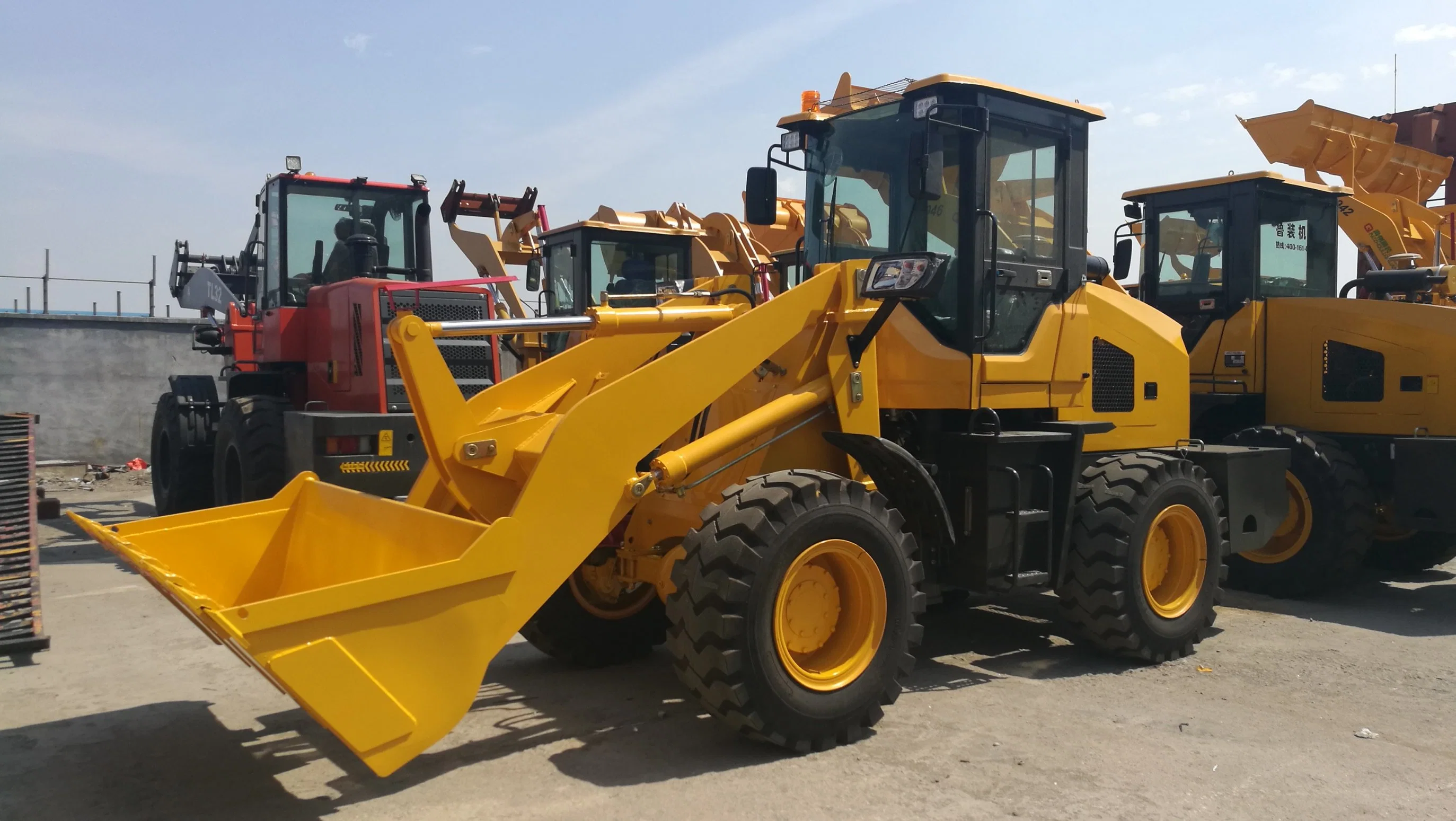 Competitive 2 Ton Mini Front Hydraulic Wheel Loader with Attachment