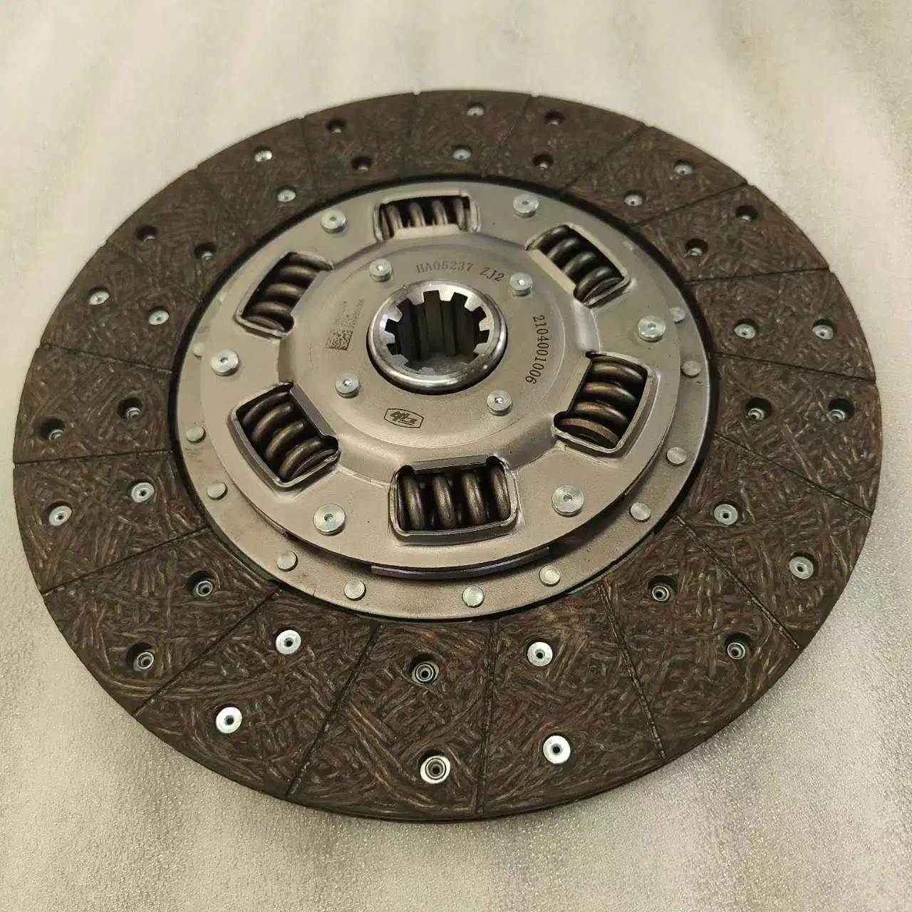 Factory Price Sinotruk HOWO Light Truck Original Engine Part Clutch Disc Ha05237