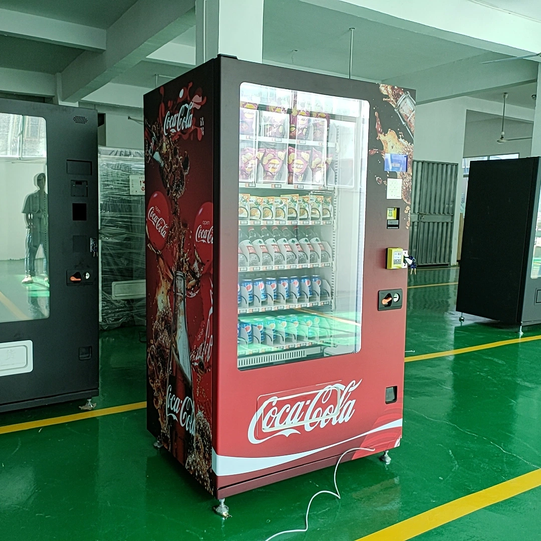 Outdoor Vending Machine WiFi Intelligent Touch Screen Selling Healthy Snack