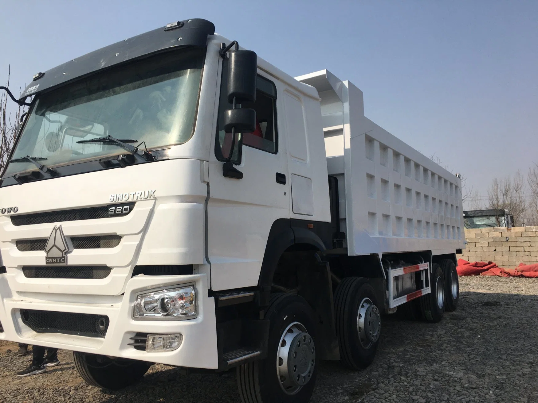 Factory Supplier Used Sinotruk Prices 6X4 A7 HOWO 371 375HP Dump Truck Tipper in Chinese