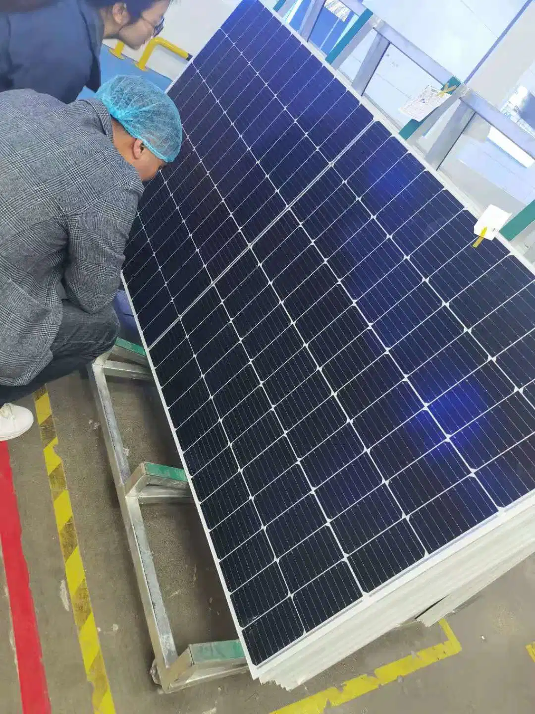 Perc Solar Panel Mono Half 550W 560W 570W Solar Panel Wholesale Class a Solar Cell and Solar Panel