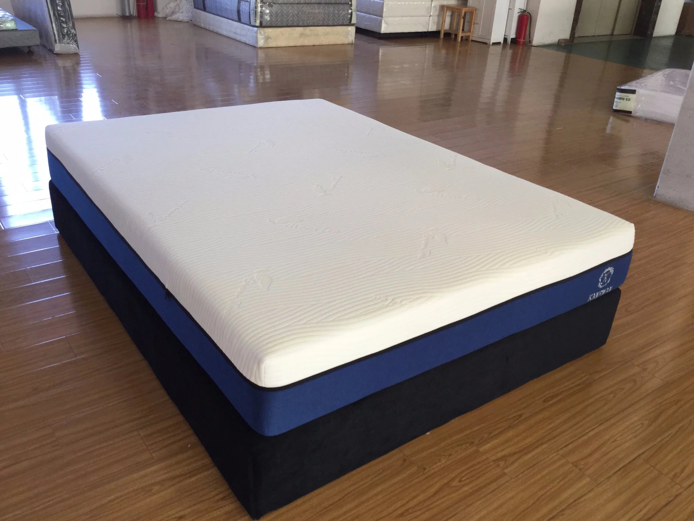 Bedroom Good Sleeping Rolled in Box Latex Memory Foam Mattress