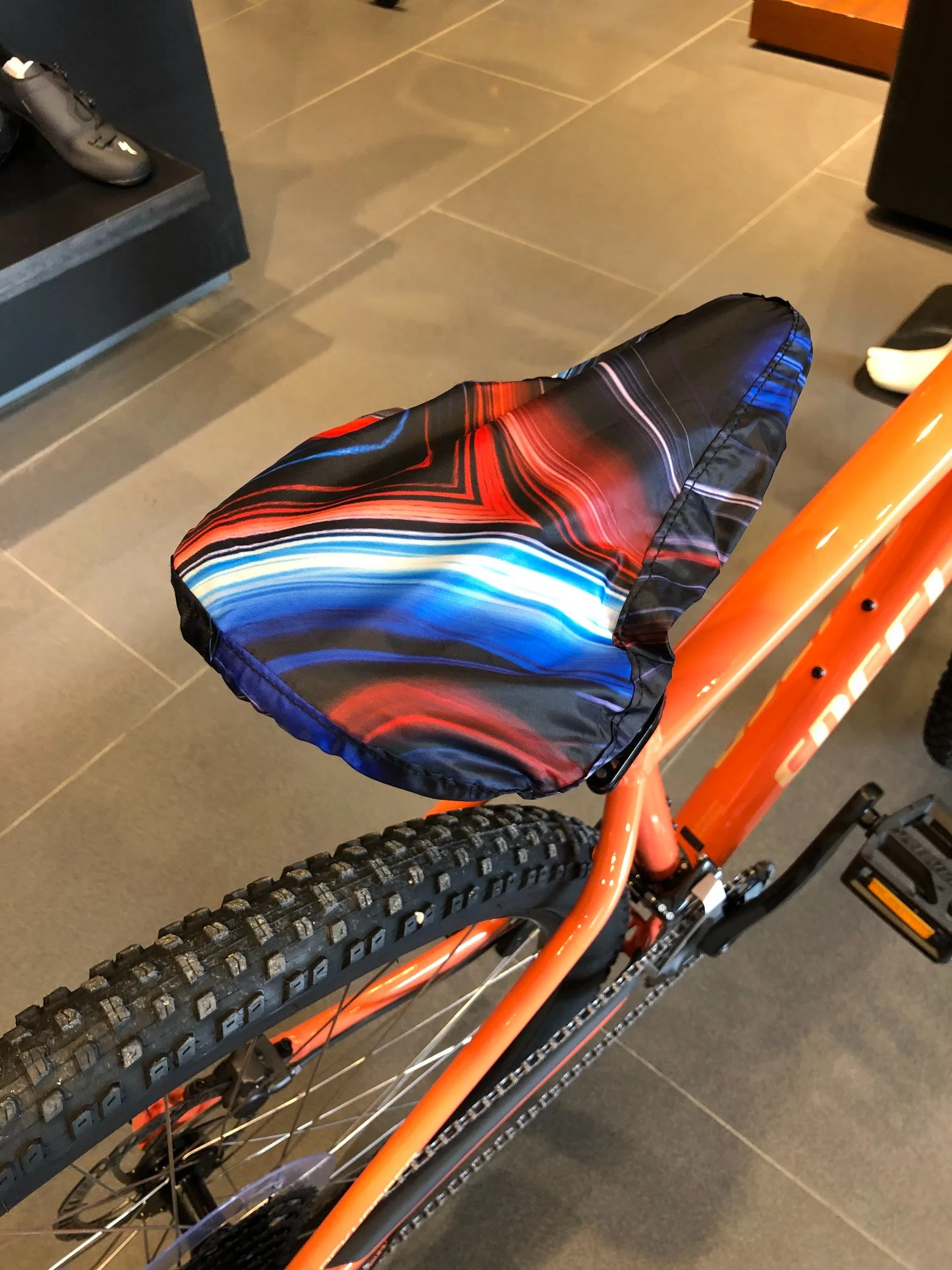 High Quality Customized Waterproof Dustproof RPET Bicycle Saddle Cover, Rain and Dust Resistant Heat Tranfer Printing DOT Style-GRS, BSCI, Sedex, Brc ODM & OEM