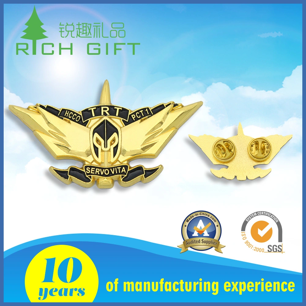 China Supplier Accepted Custom Two-Colored Silk Screen/Offset Printing Erosion Back Metal Badge with Safety Pin Attachment