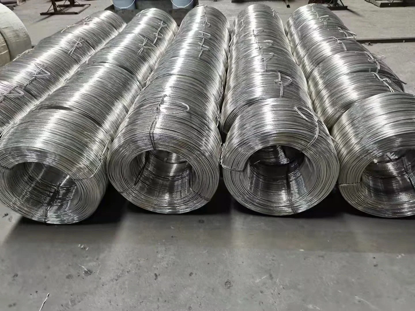 China Supply Flat and Round Bare Solid Aluminum Wire for Electrical Equipment