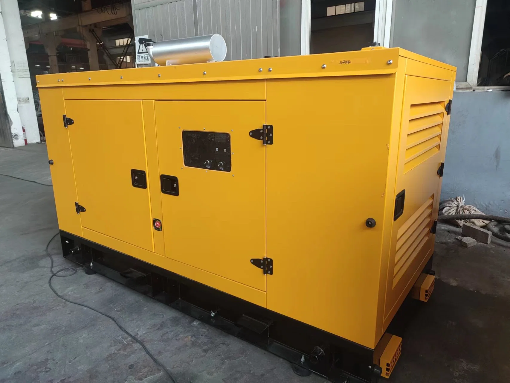 Prime 75kw Cummins Silent Type Diesel Generator Set (6BT5.9-G2)