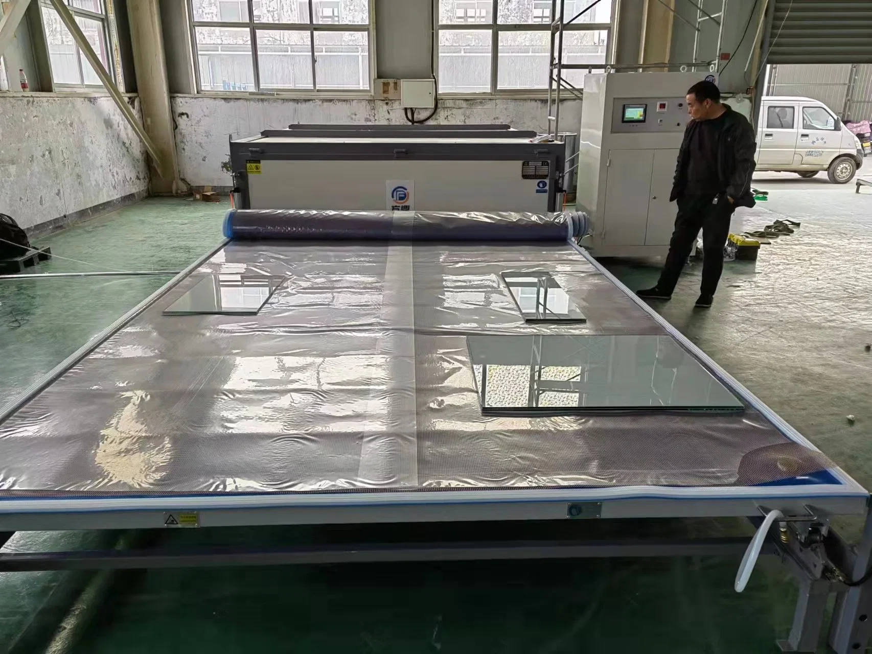 Two Layers Glass Laminating Furnace with Two Glass Loading Trays