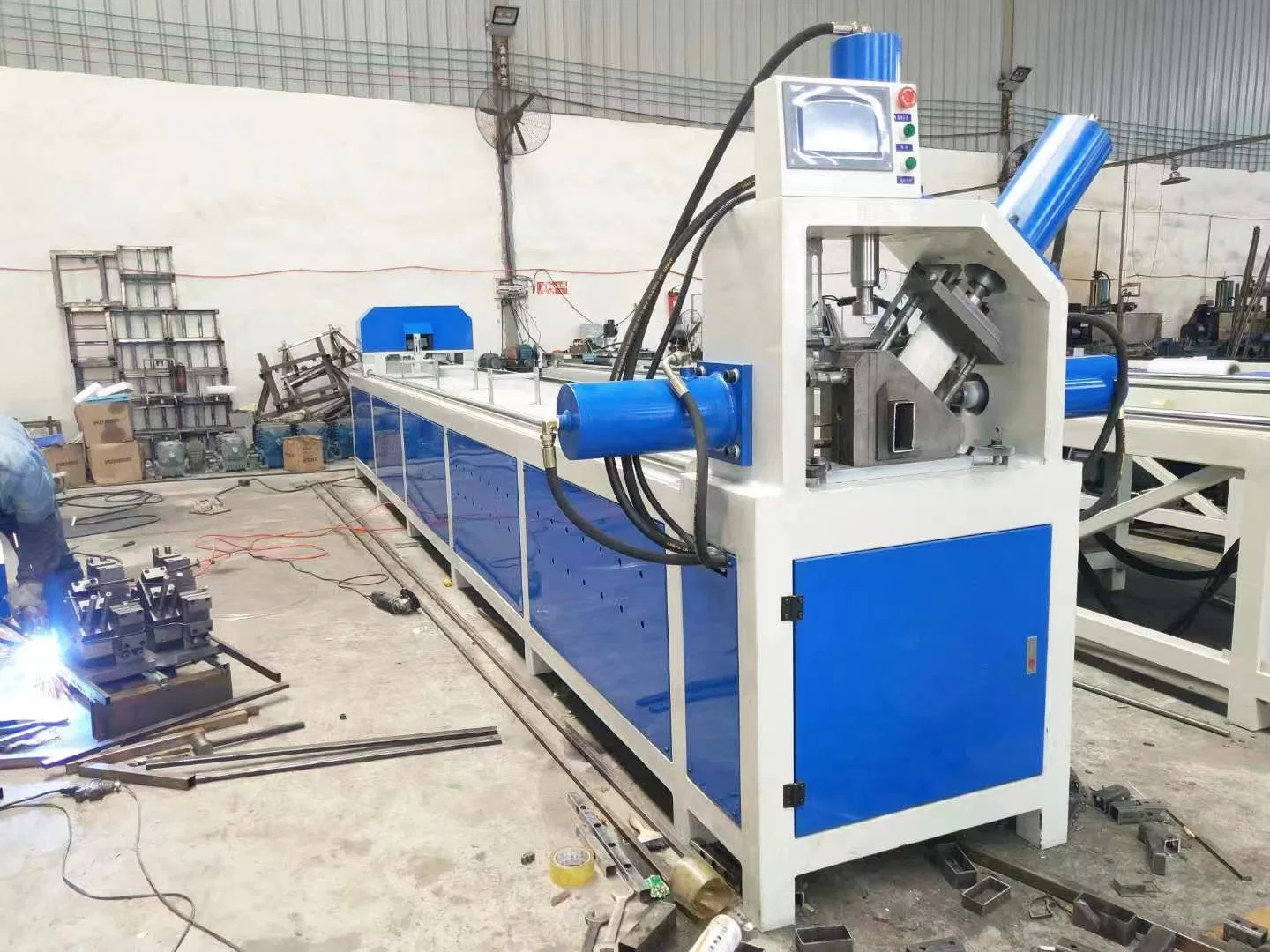 CNC Automatic Square Pipe Hole Punching Machine