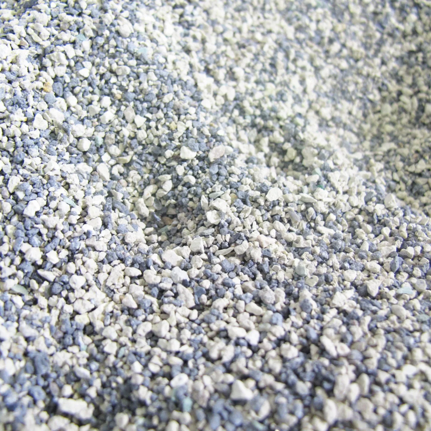 0,5-2,5mm mezcla Natural Sodio-base Mineral Arena triturada fácil de recoger gato Los fabricantes de la litera Bentonite