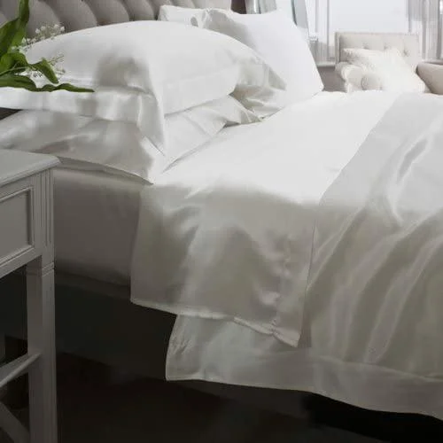 Luxury Genuine Natural 100% Mulberry Silk Oversized Super Soft Plush Blanket in Ivory or Beige