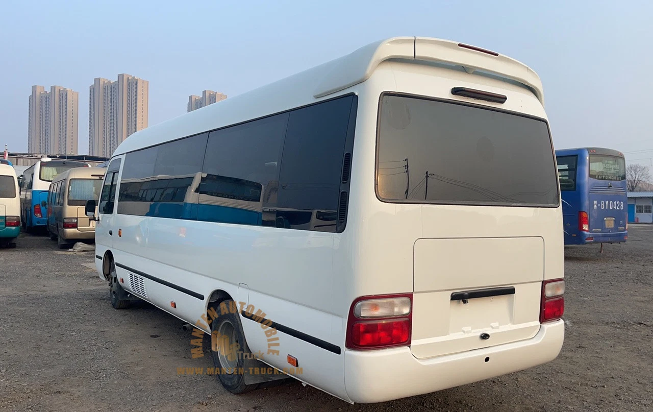 El precio bajo el gasóleo utilizado Bus 24-30 escaños Toyota Coaster en mini bus para la venta