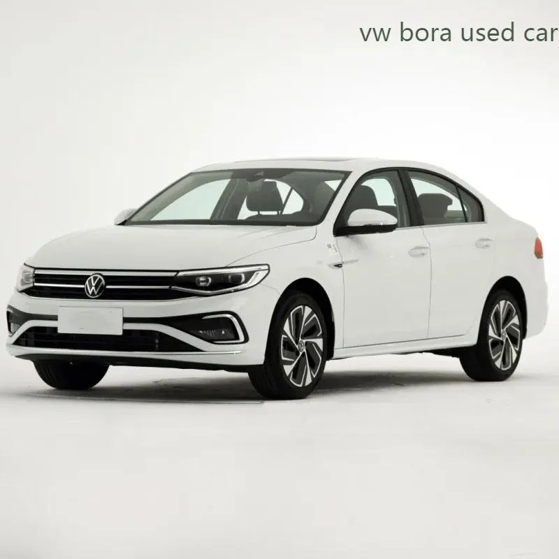 Low Price Vehicles Volkswagen VW Bora Auto Gasoline Fuel Compact Car Wholesale/Supplier New/Used Second Hand Cars in Clean Good Condition