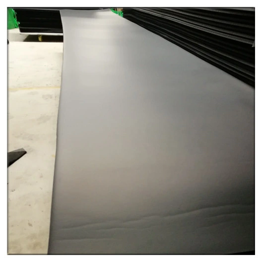 Feuille de mousse EPDM à cellules ouvertes pour l'automobile.