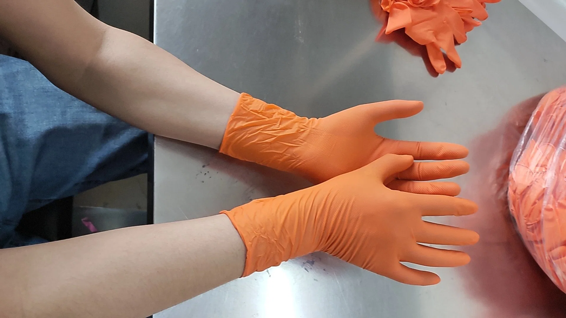 Chinese OEM Disposable Labor Working Supplier Boxe Powder Free Nitrile Gloves for Salon Special /Food/Pharmaceutical Wholes