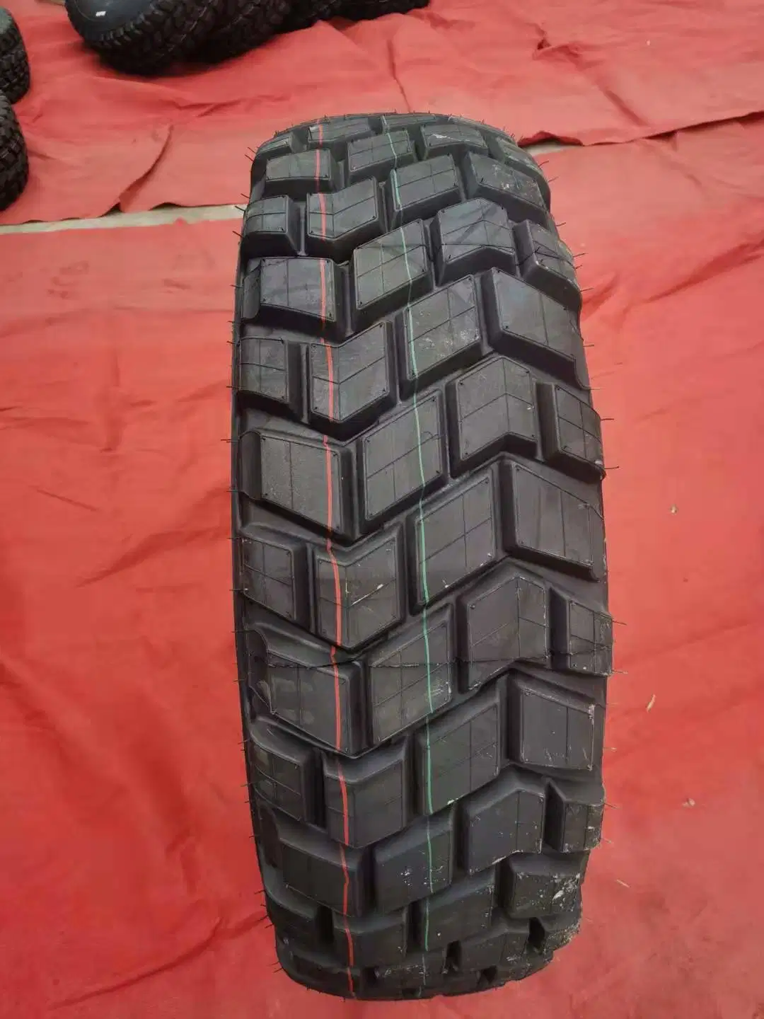 إطار نصف قطري ذو جودة عالية لعلامة متوسطة 275/80r20