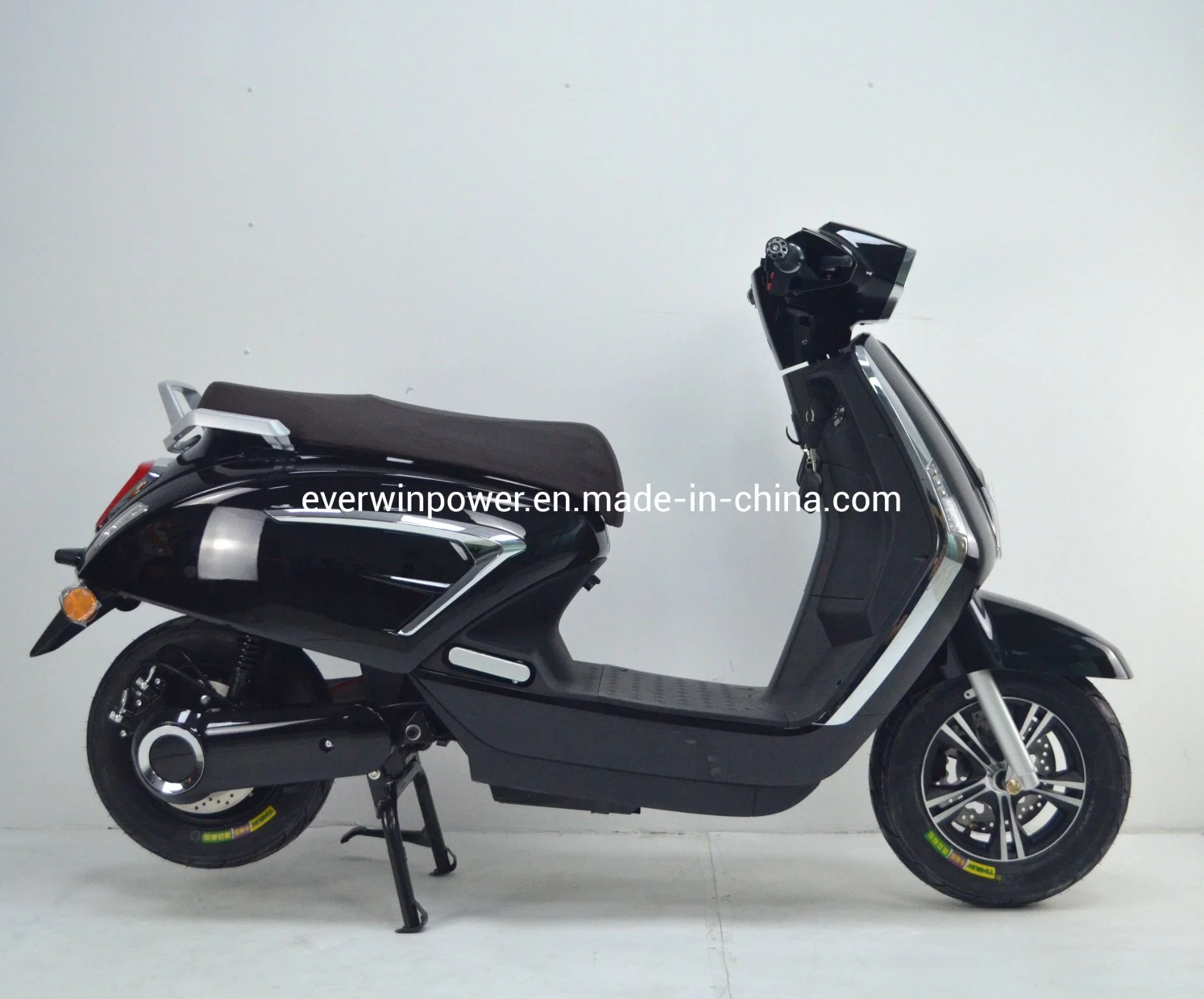 2000W Motor portátil batería de litio scooter eléctrico para el mercado europeo Con EEC y Coc